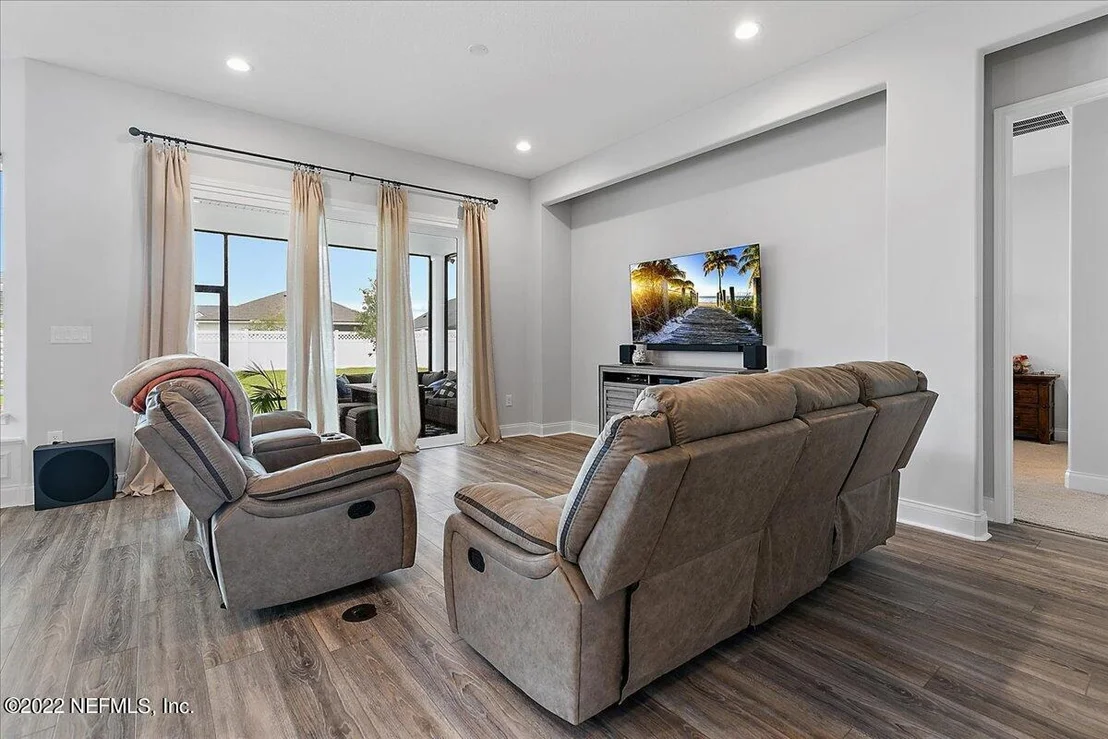 Photo of 476 SILVERLEAF VILLAGE Drive