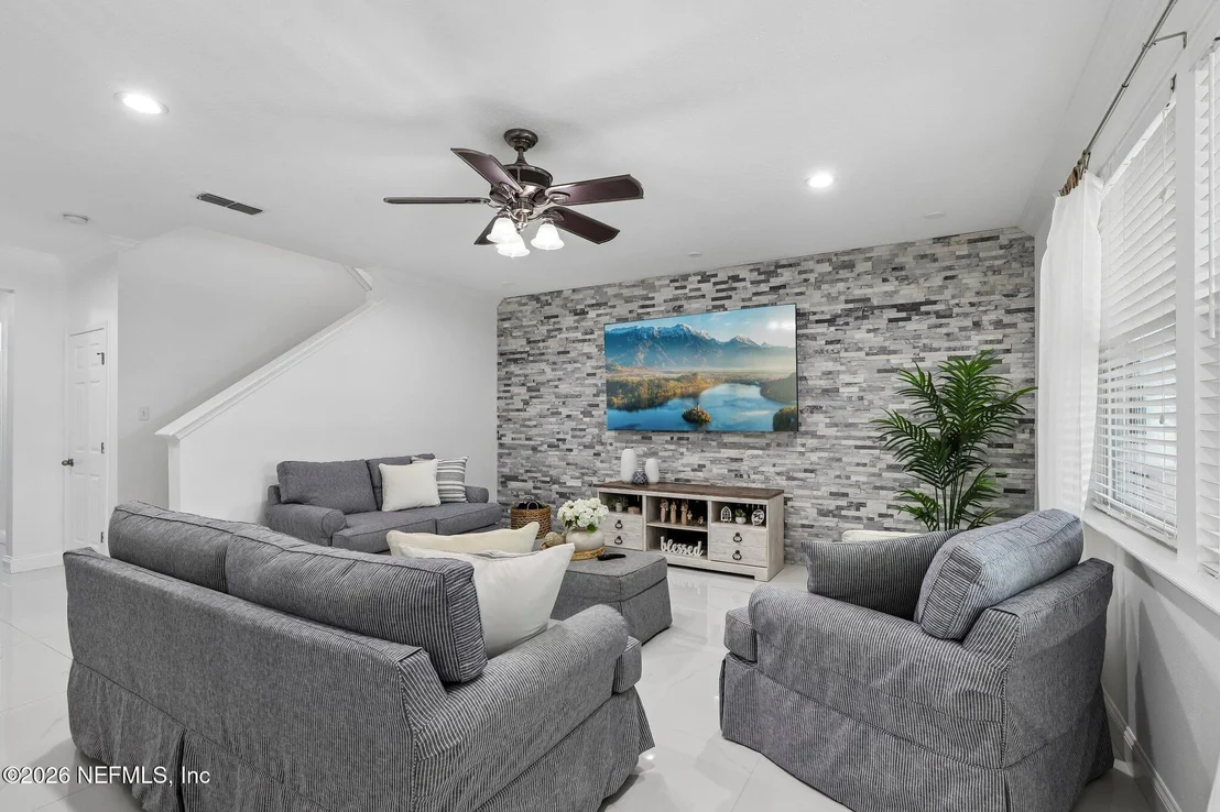 Photo of 536 GLENDALE Lane