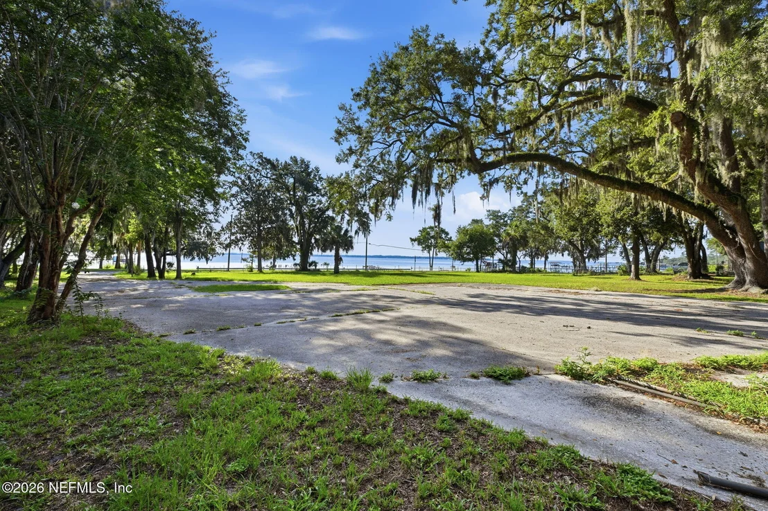 Photo of 000 RIVER Road