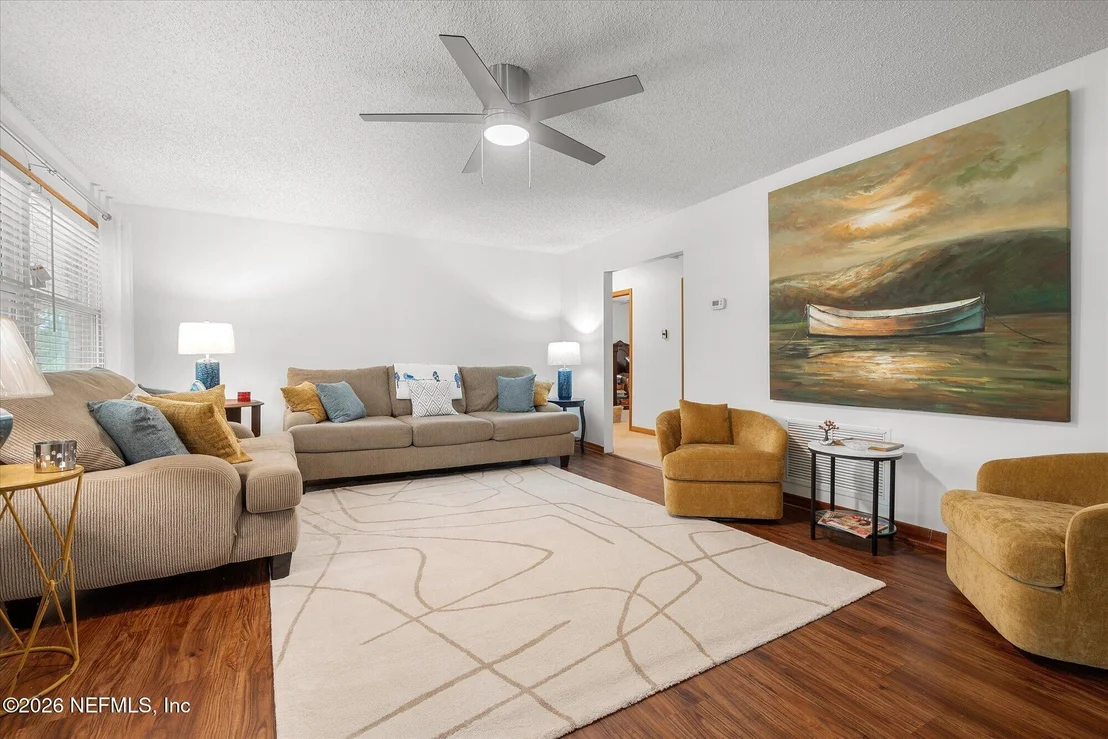 Photo of 500 WALNUT Street