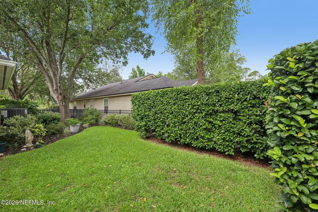 Photo of 1876 LAKE FOREST Lane