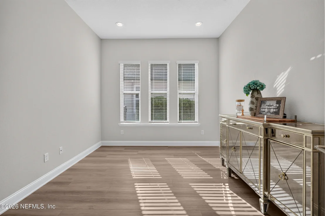 Photo of 483 COURTNEY CHASE Drive