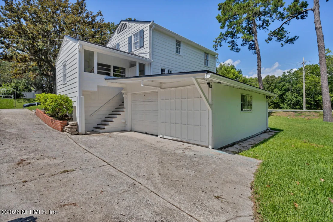 Photo of 1503 LORIMIER Road