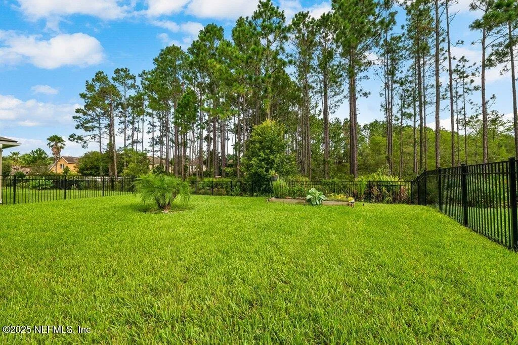 Photo of 1903 AMBERLY Drive