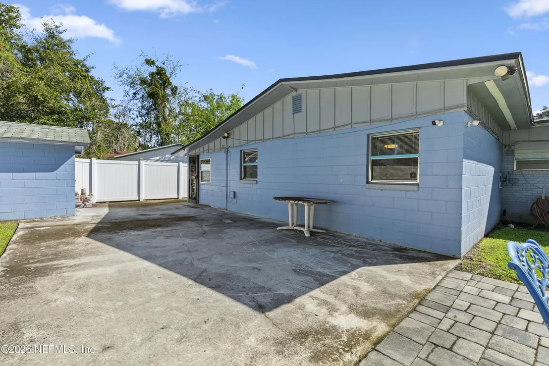 Photo of 9716 DEVONSHIRE Boulevard