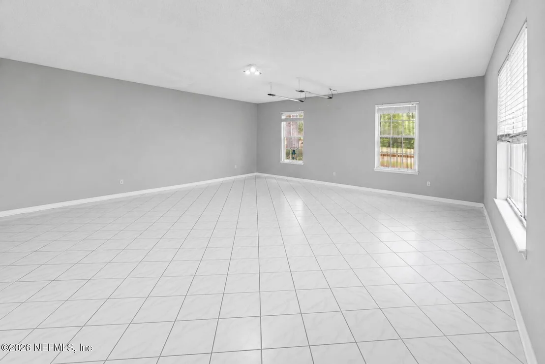 Photo of 7031 OAKRIDGE Loop