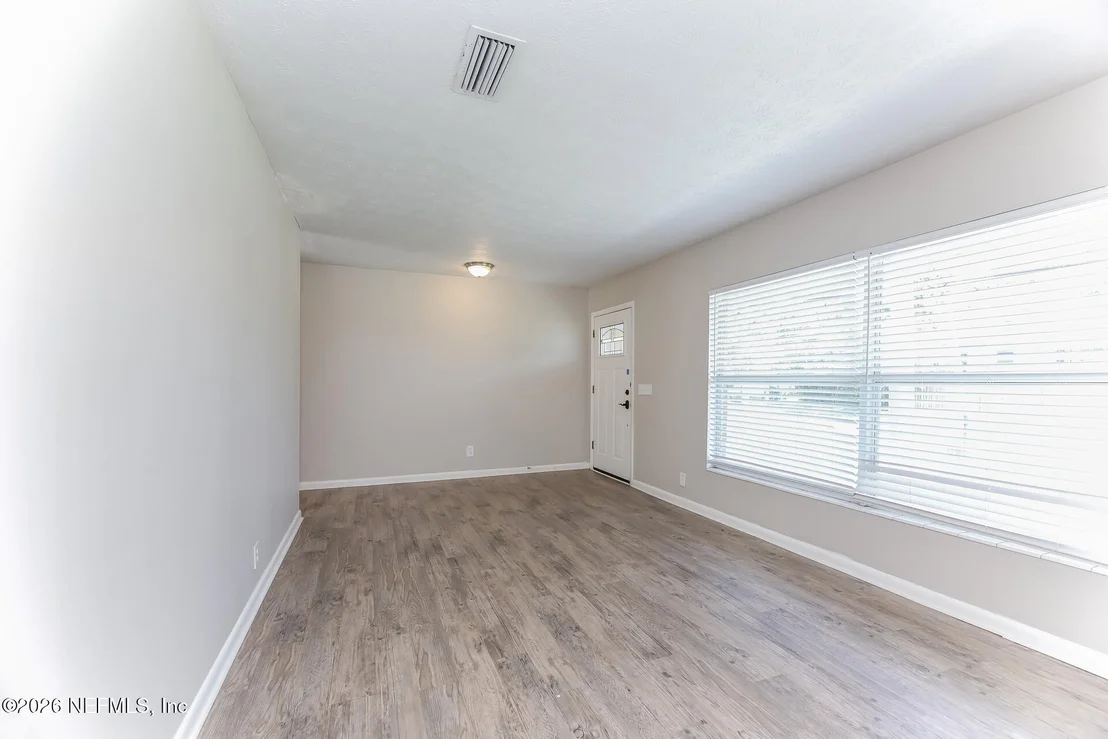 Photo of 8251 VERMANTH Road