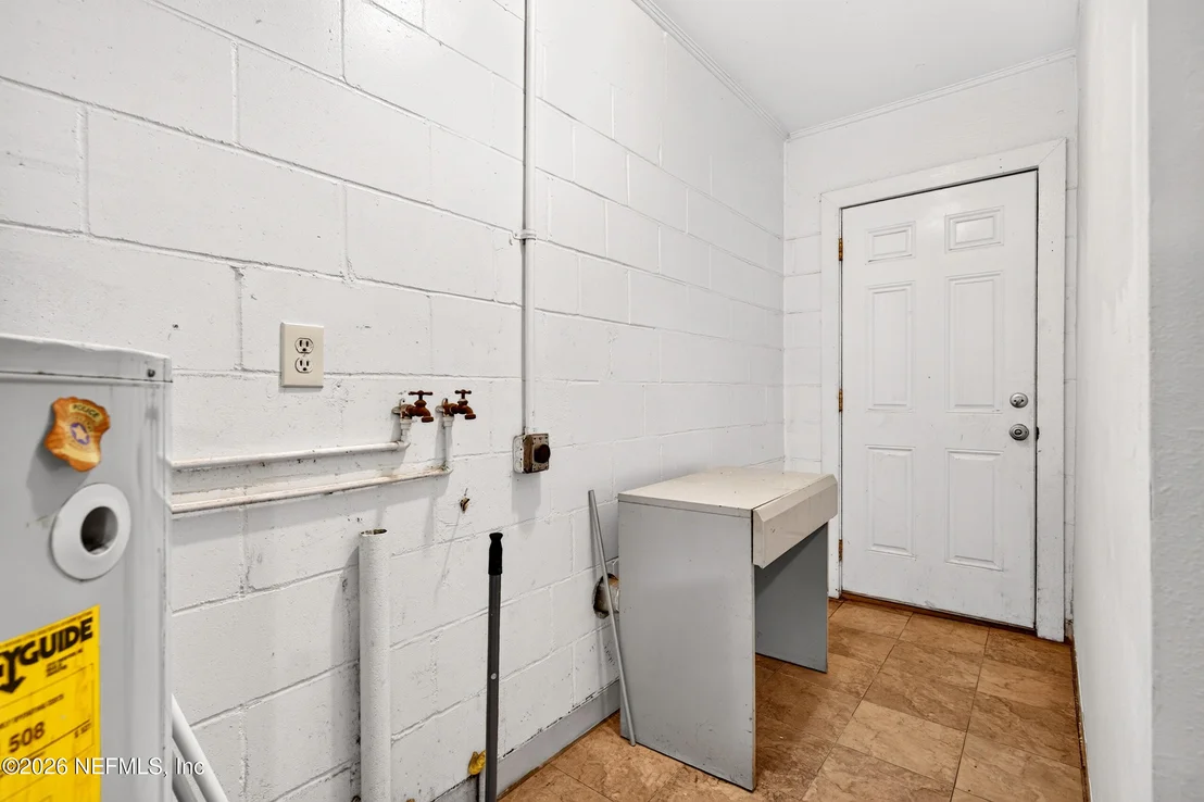 Photo of 845 FLOYD Circle N