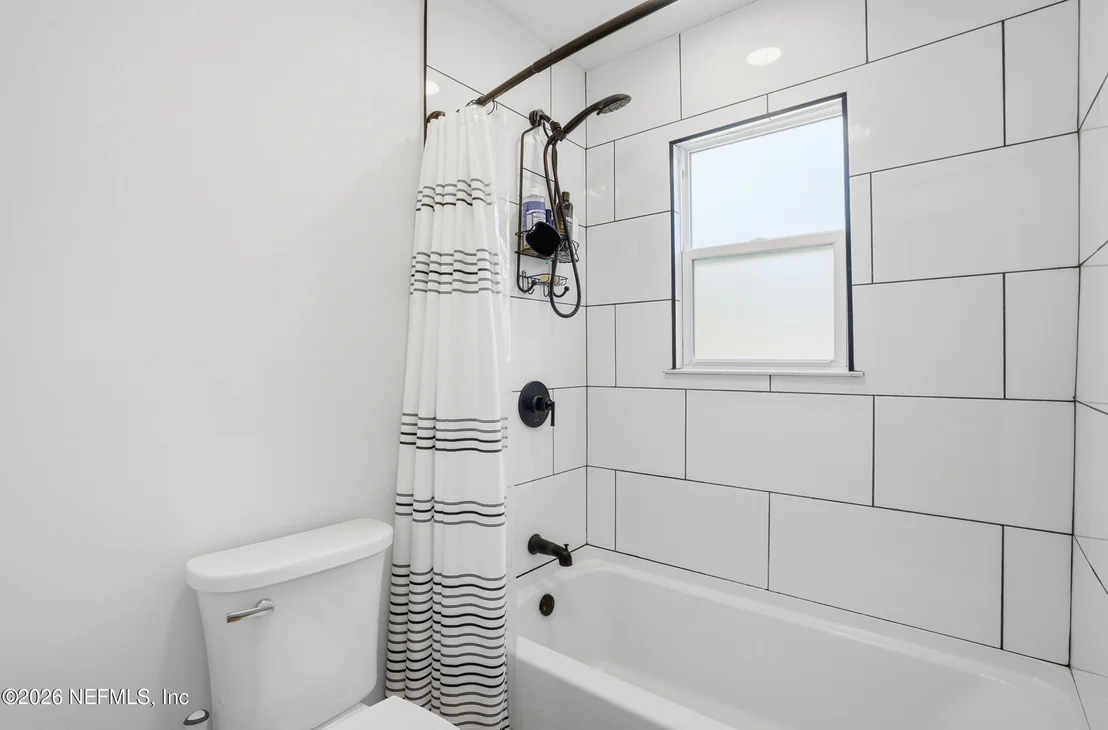Photo of 4143 EVERETT Avenue