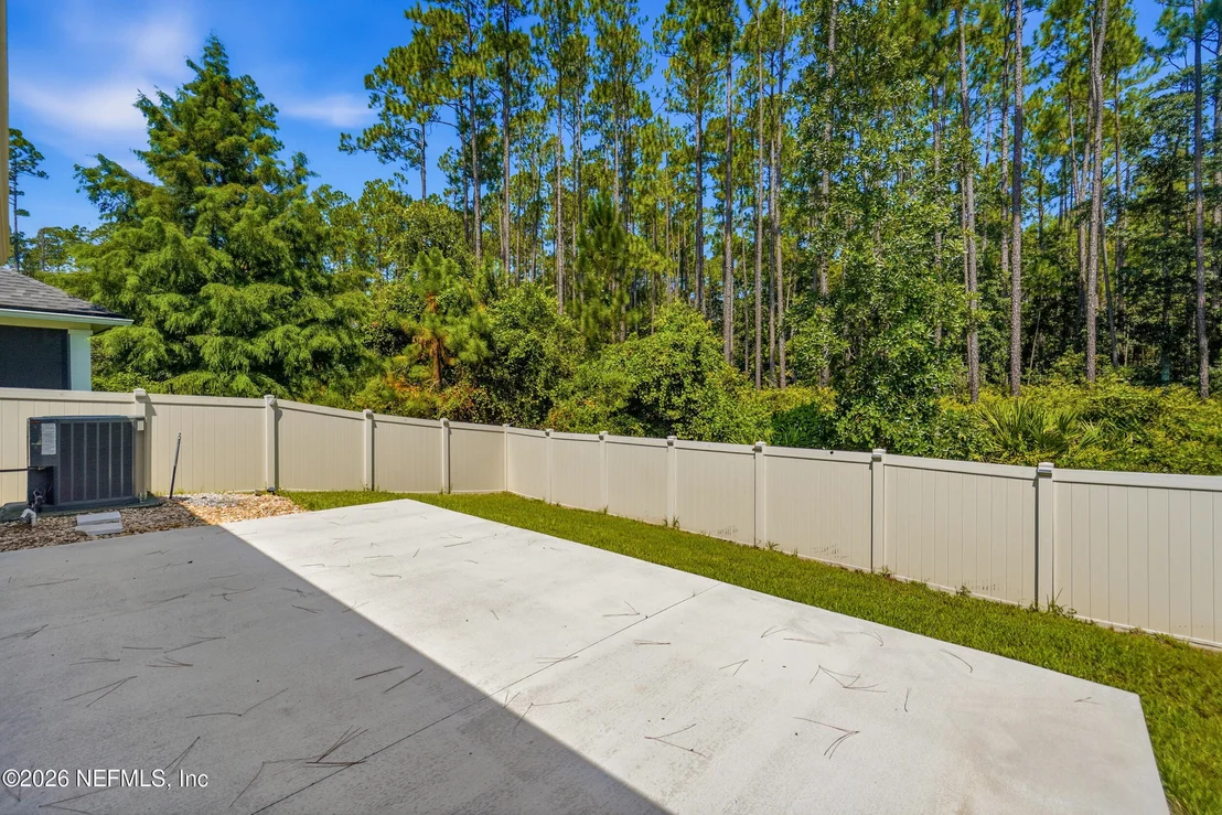 Photo of 490 WINDERMERE Way