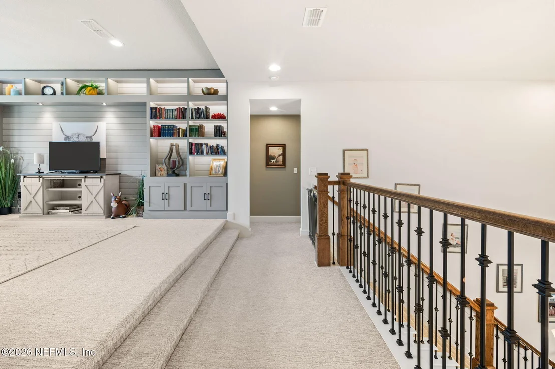 Photo of 681 GLENNEYRE Circle