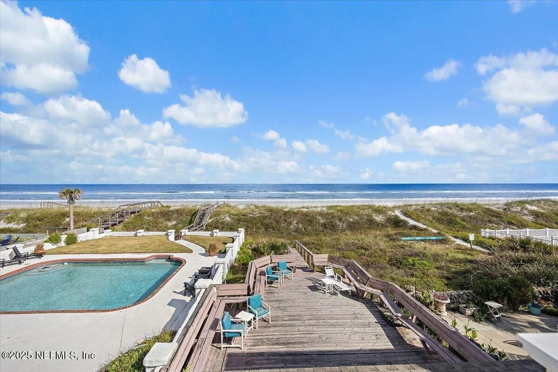 Photo of 517 BEACH Avenue
