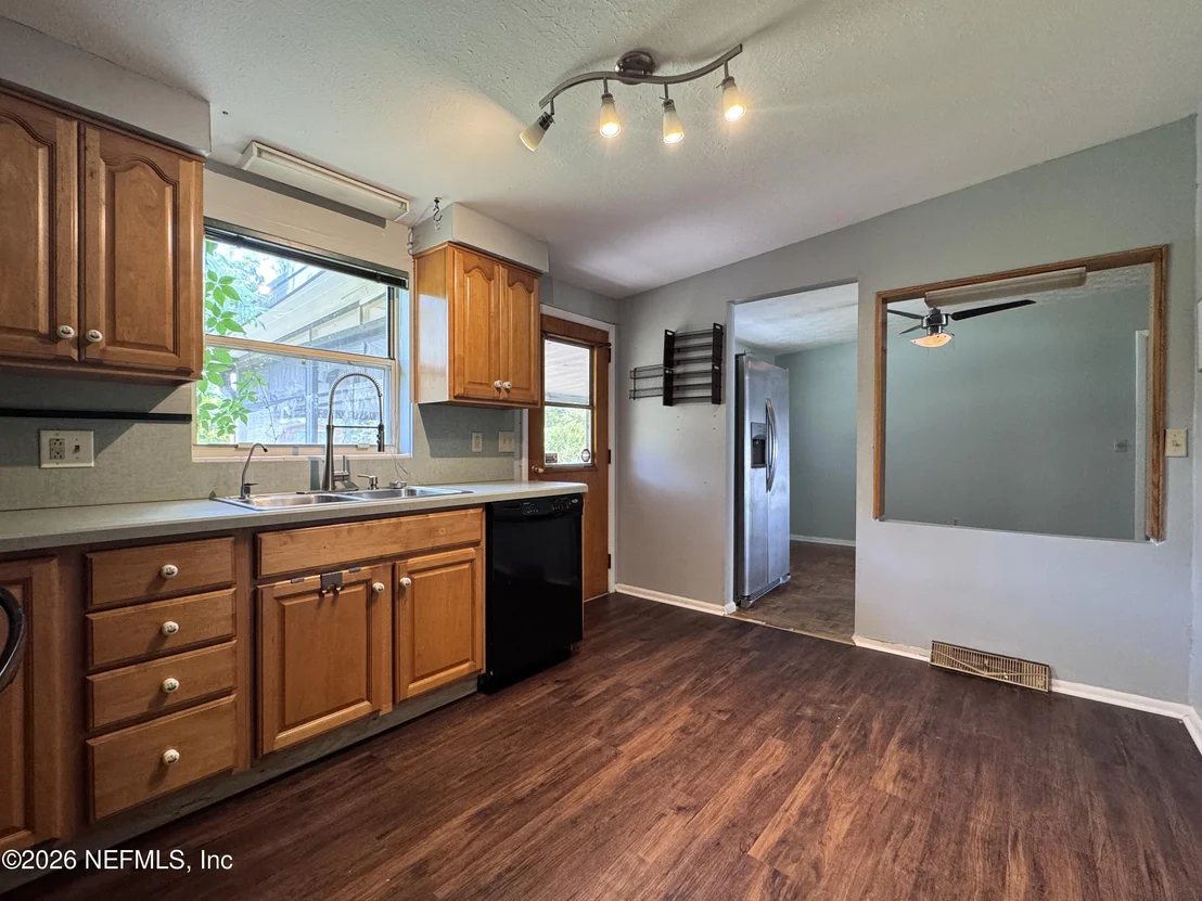 Photo of 5527 MAXINE Drive