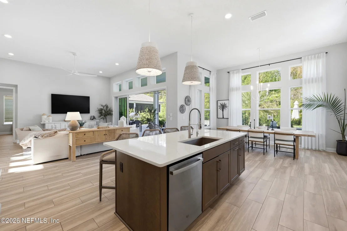 Photo of 351 PALM CREST Drive