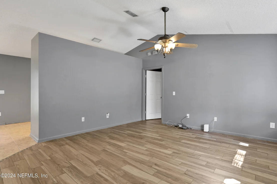 Photo of 2827 EAGLE POINT Road