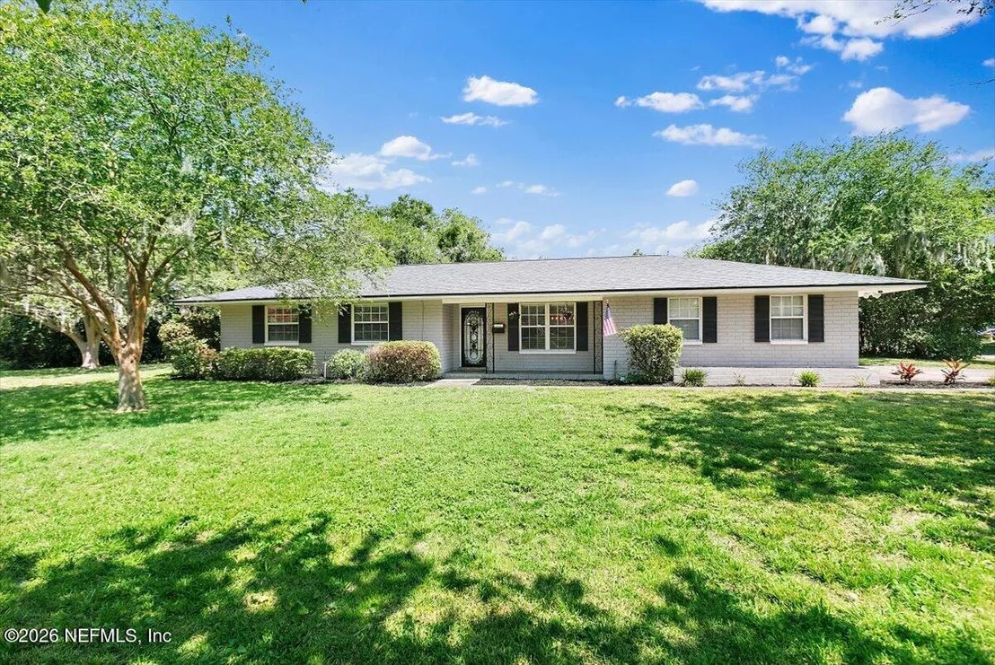 Photo of 560 MANDALAY Road