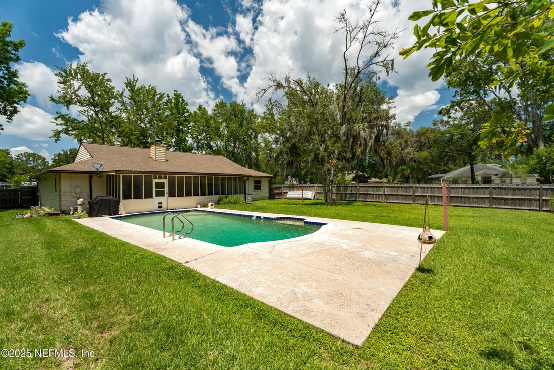 Photo of 530 HICKORY Drive
