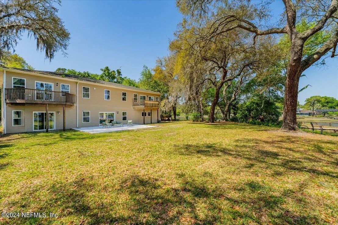 Photo of 1061 CEDAR BAY Road