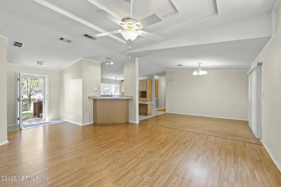 Photo of 324 SHADY OAK Circle
