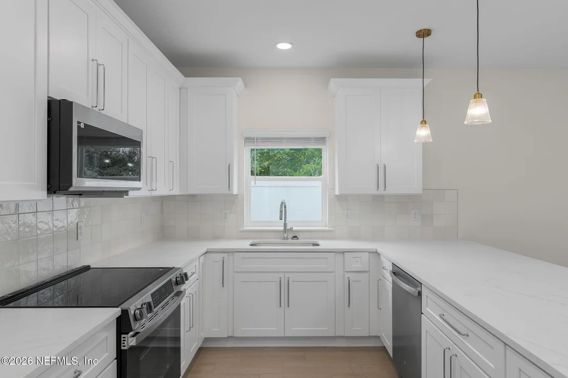 Photo of 874 W 4TH Street