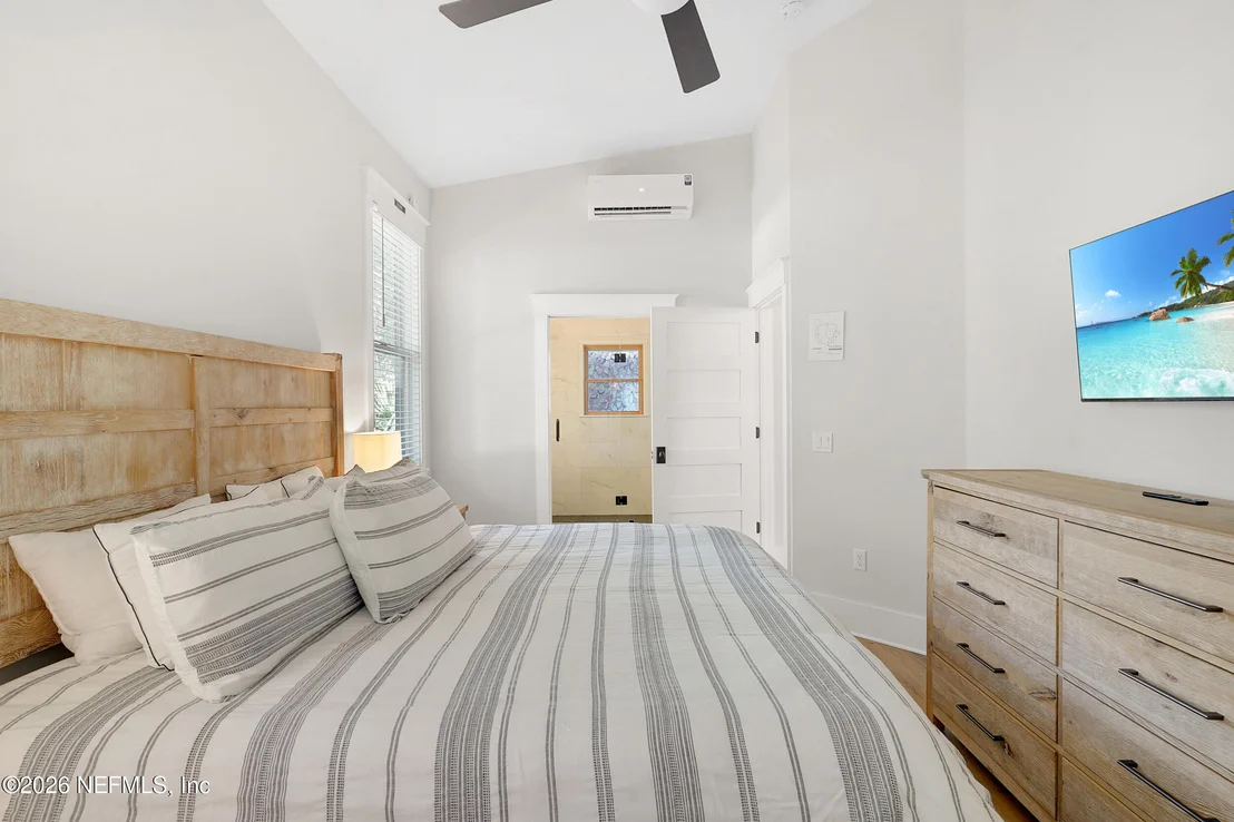 Photo of 290 ST. GEORGE Street