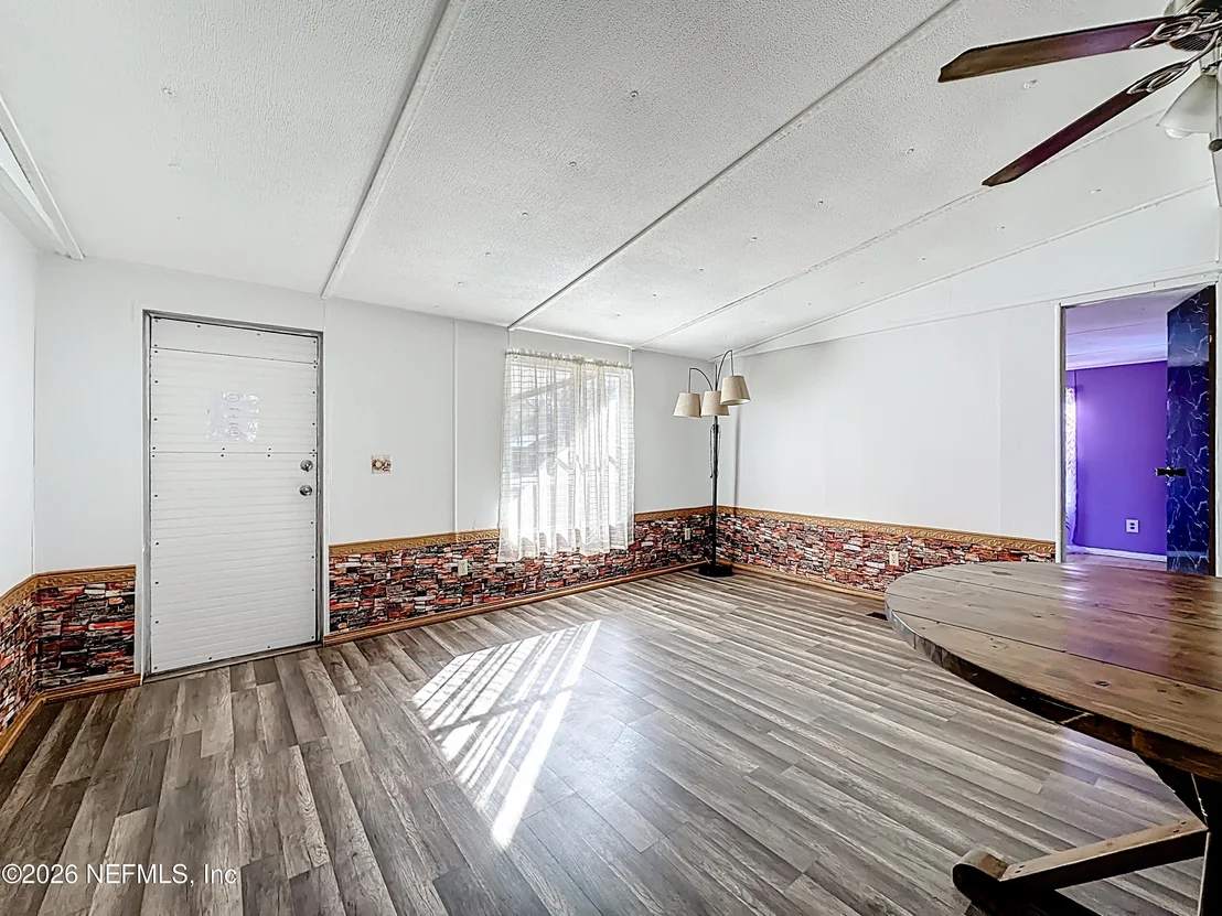 Photo of 133 REAVES Avenue