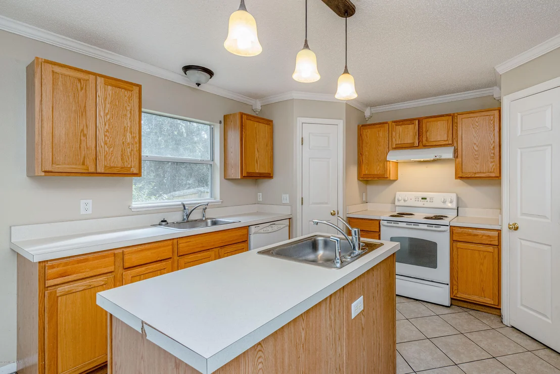 Photo of 4016 HALF MOON Circle