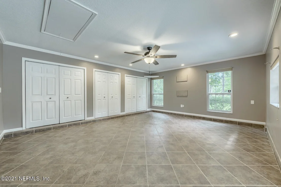Photo of 370 CIRCLE Drive W