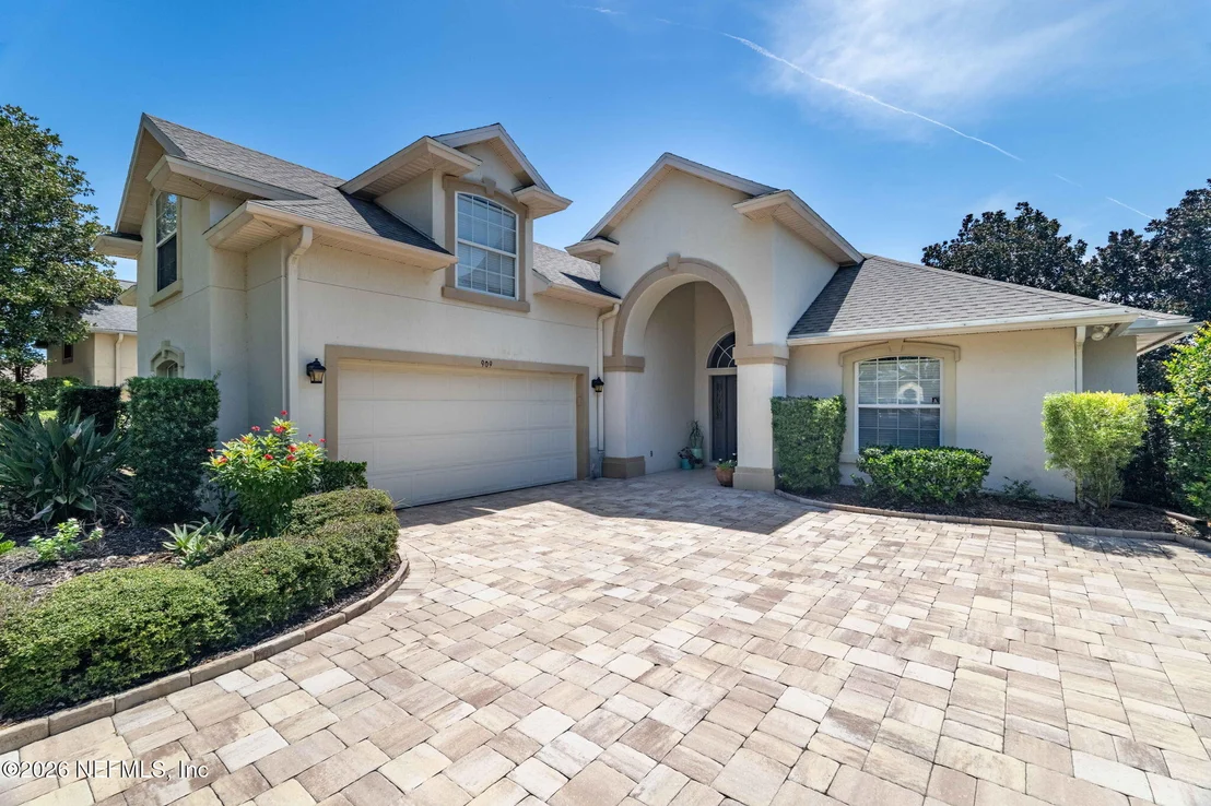 Photo of 909 SPRING LAKE Court