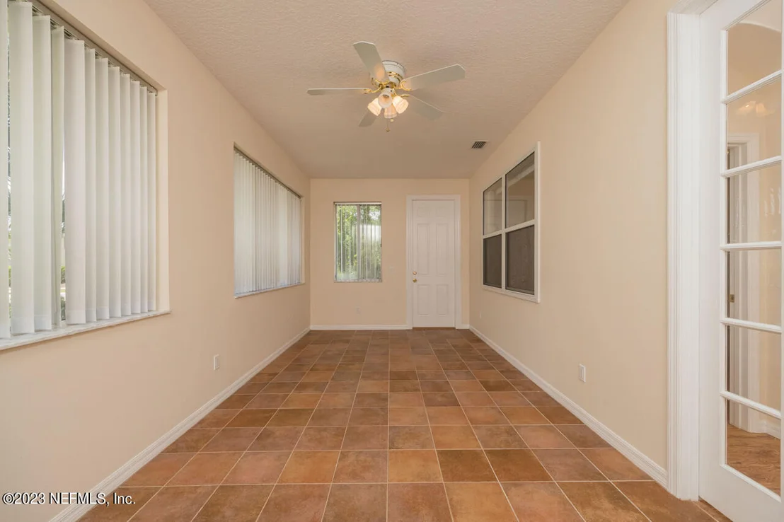 Photo of 601 KNOLLWOOD Lane
