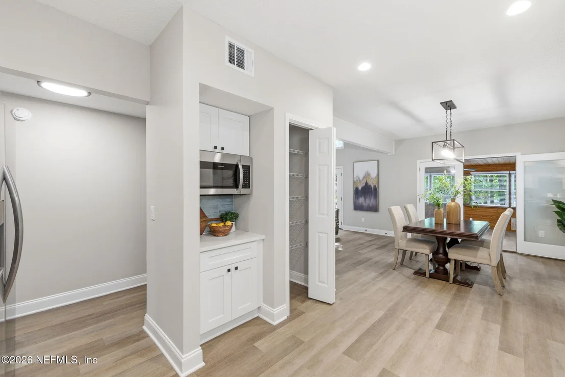 Photo of 5534 MARINERS COVE Drive