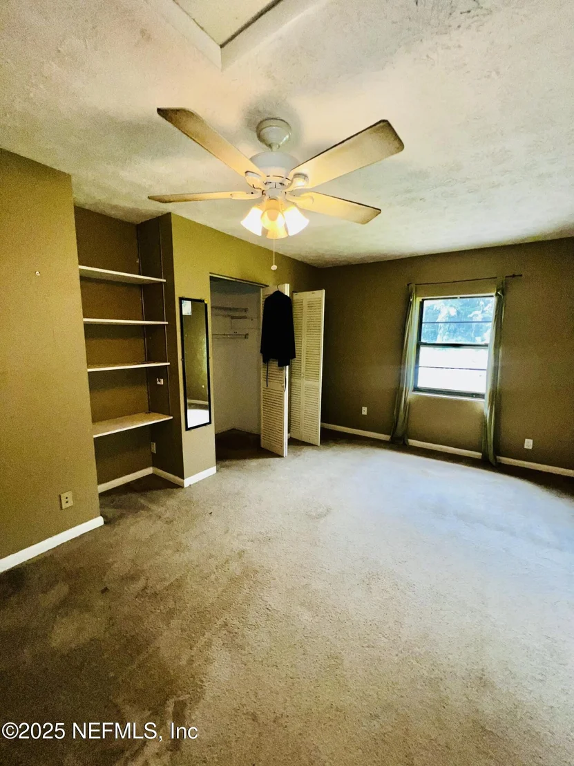 Photo of 2731 HOWARD Road