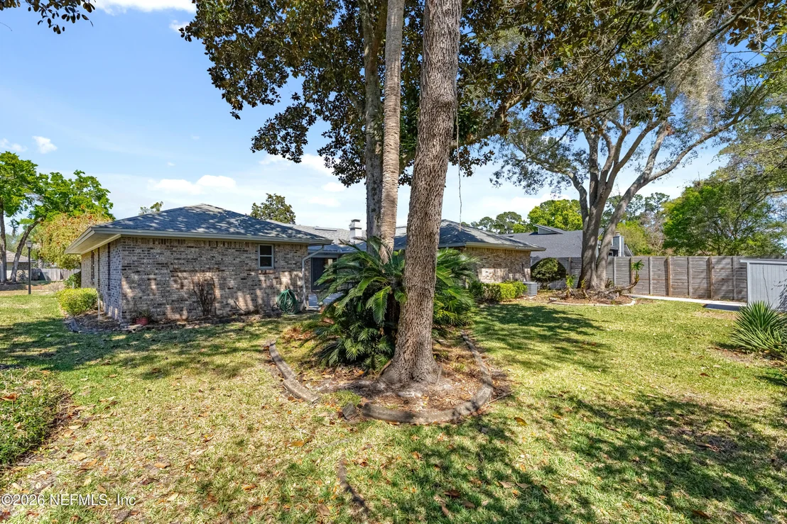 Photo of 1618 BRISTOL Place