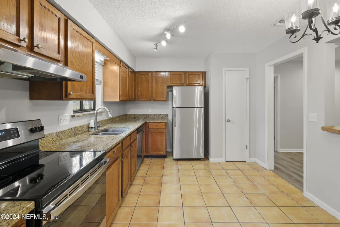 Photo of 10579 CASTLEBROOK Drive