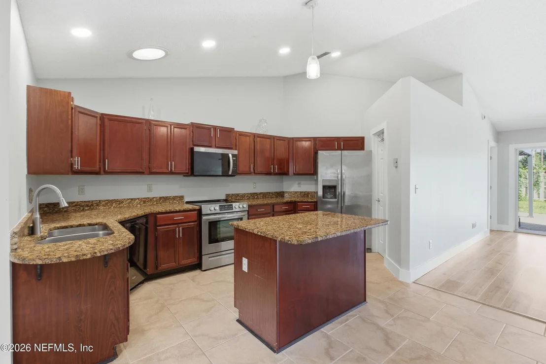 Photo of 421 CHICOPEE Court