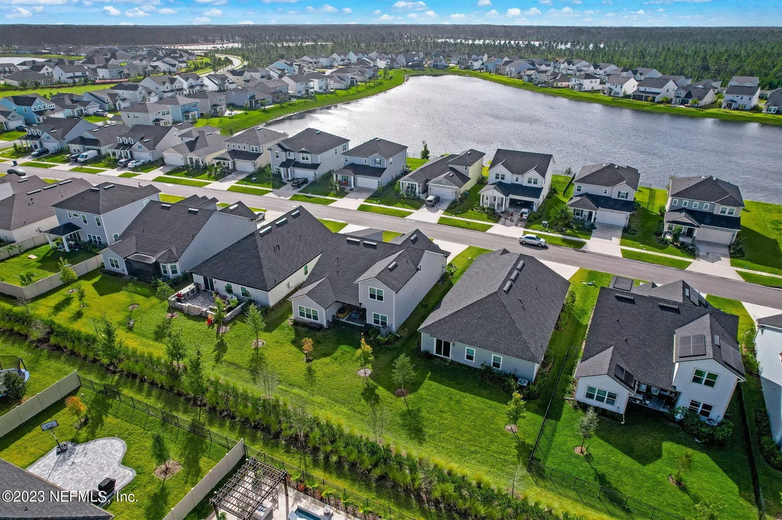Photo of 152 WINDERMERE Way