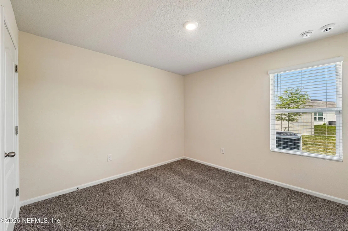 Photo of 32 AVEIRO Way