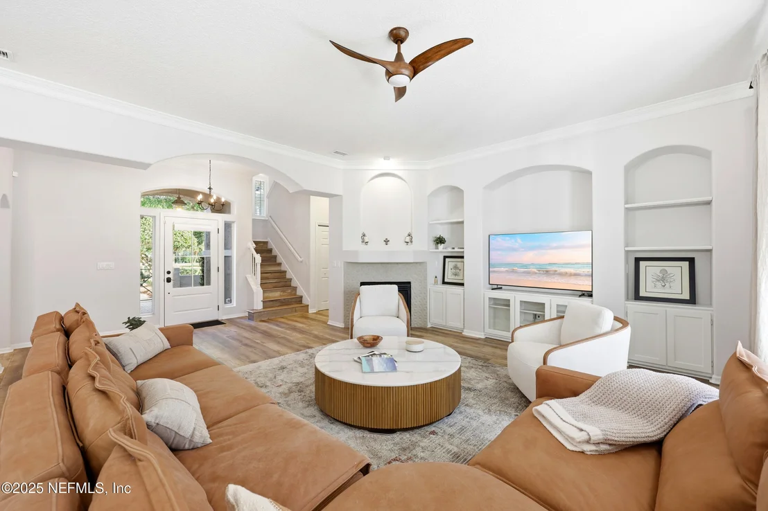 Photo of 537 DANDELION Drive
