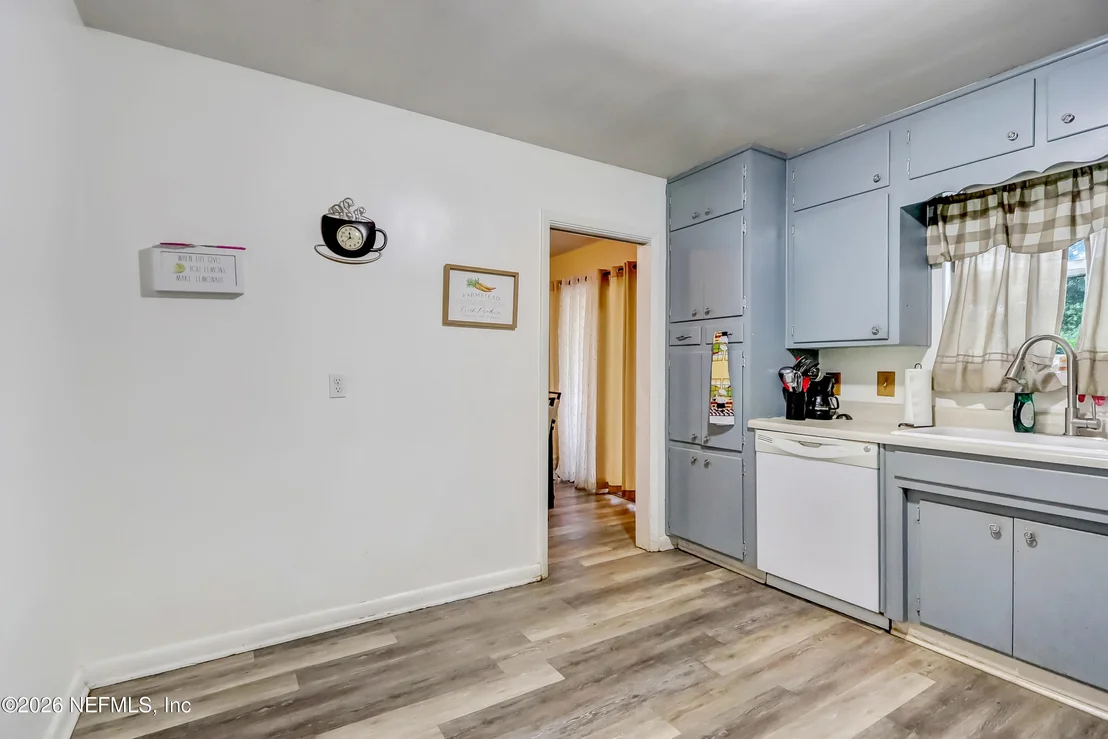 Photo of 3483 THORNHILL Drive
