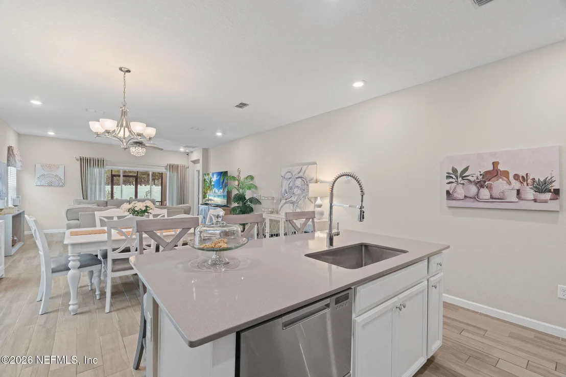 Photo of 39 CRYSTAL CREST Lane