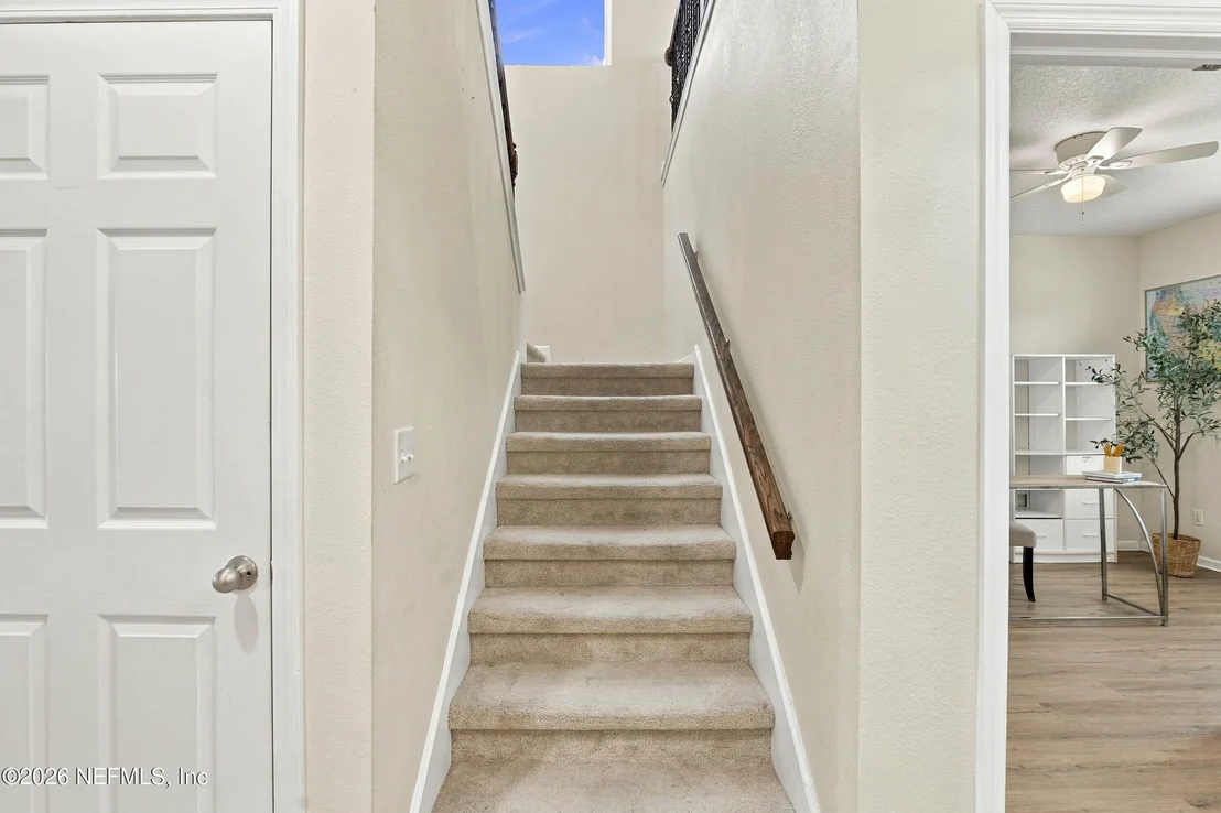 Photo of 219 DEERFIELD GLEN Drive