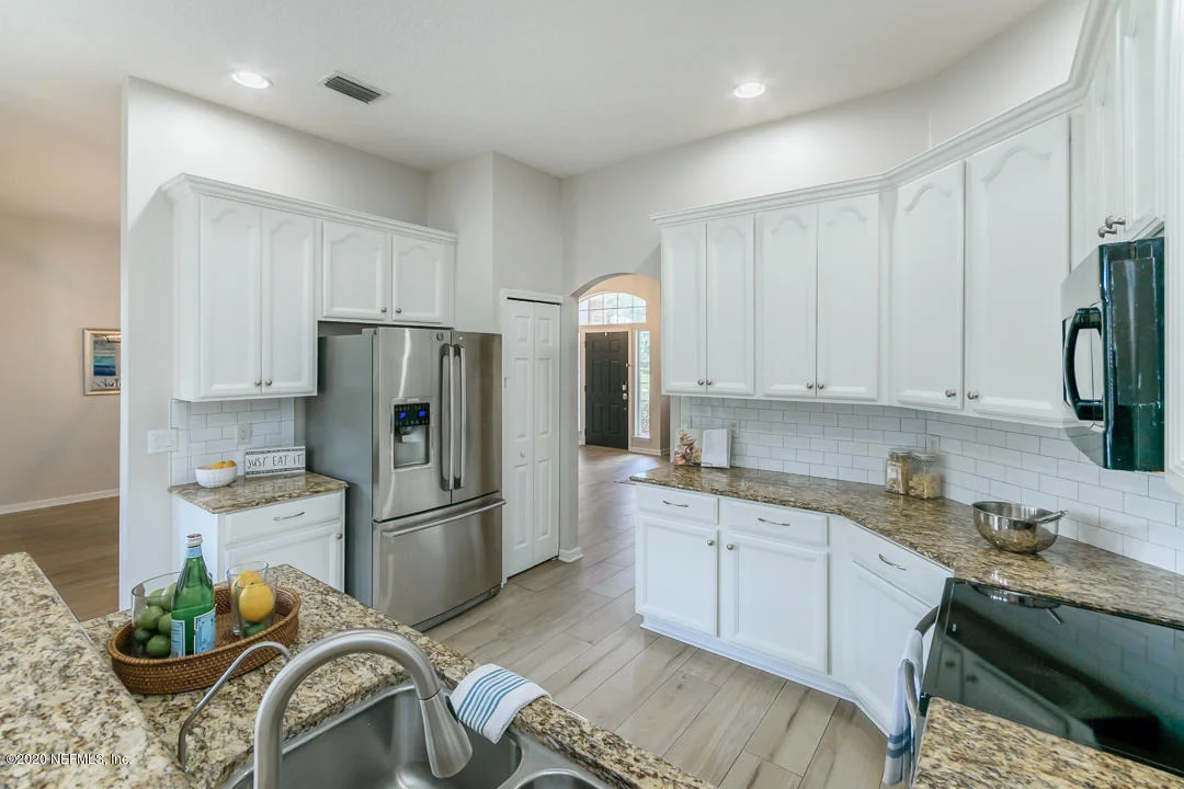 Photo of 228 HOLLAND Drive