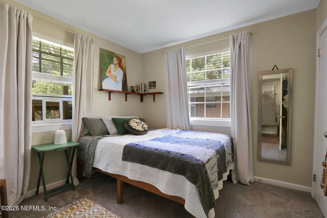 Photo of 5359 ROYCE Avenue