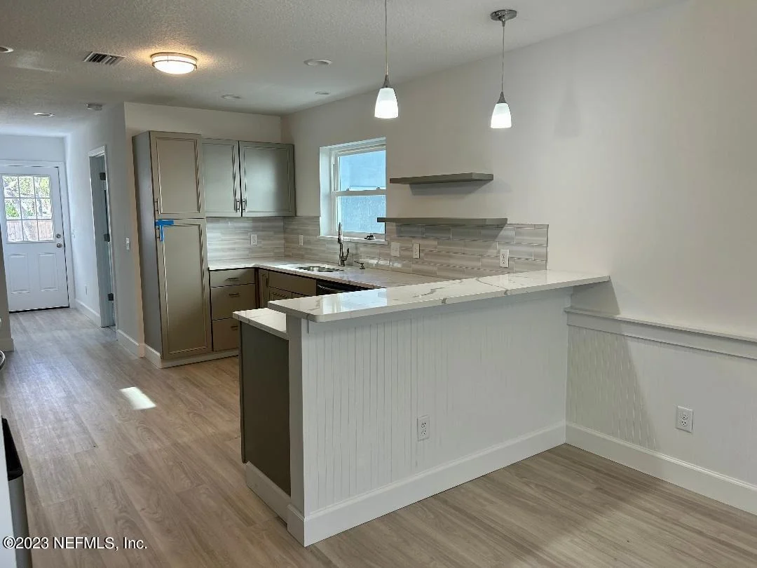 Photo of 6635 MADISON Street