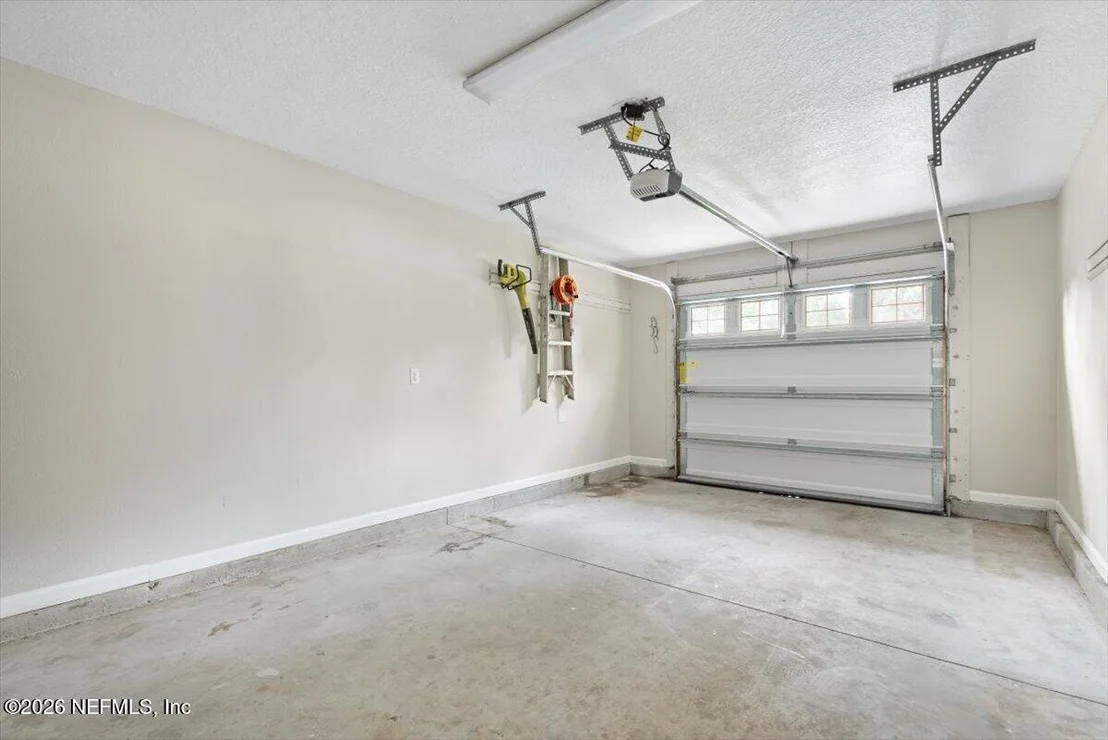 Photo of 6237 SYRINGA Lane