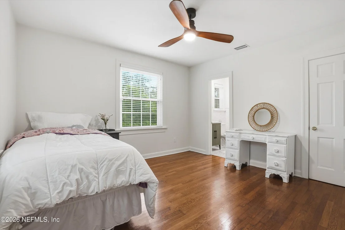 Photo of 1841 RIVER Road