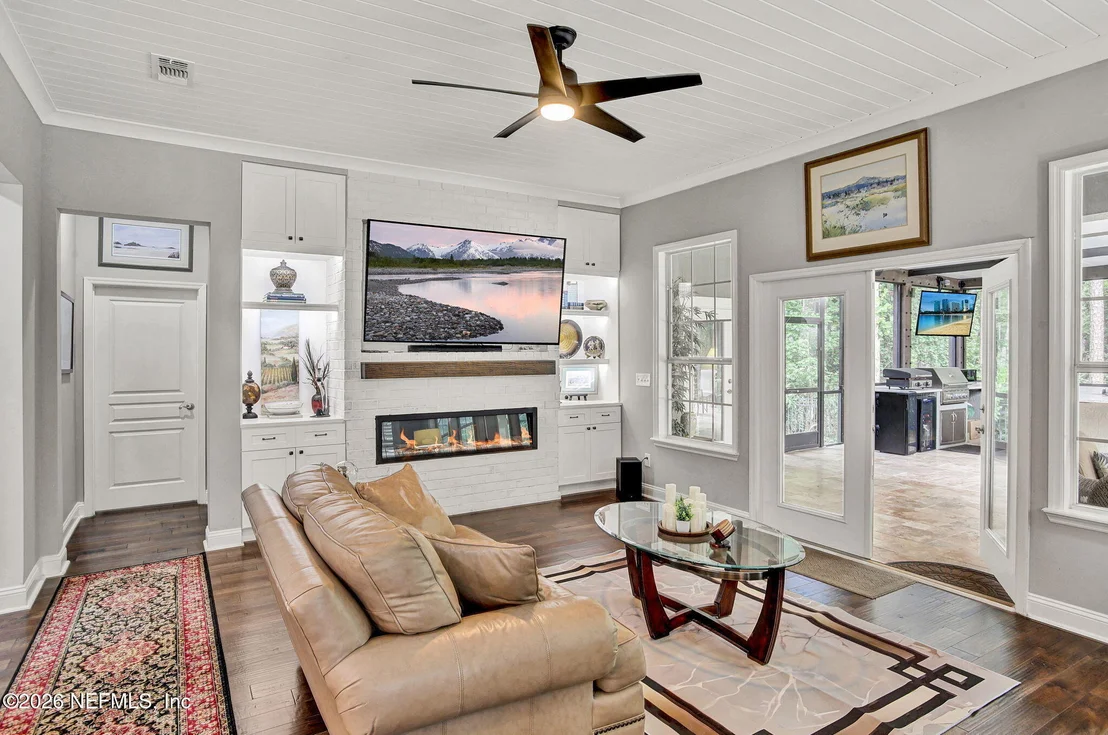 Photo of 1809 FOREST GLEN Way