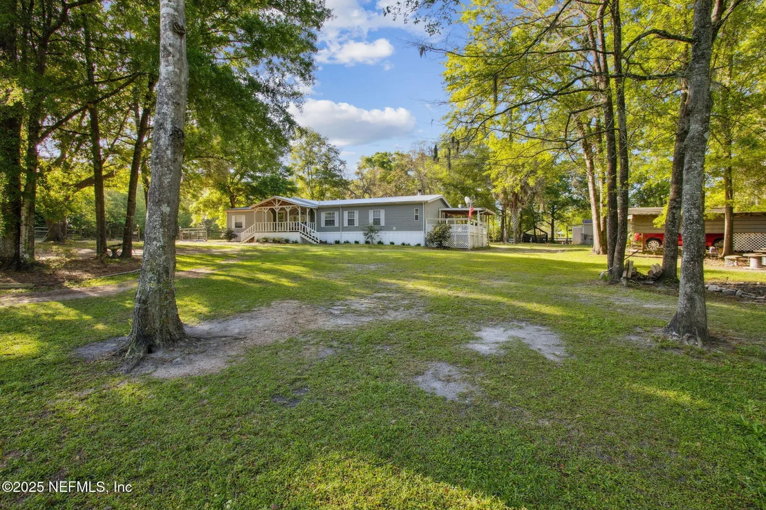 Photo of 812 JONATHAN Road