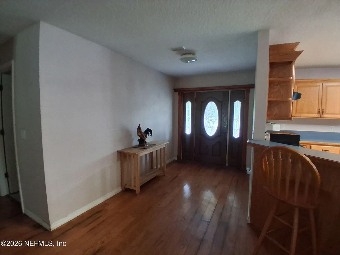 Photo of 25 CURRANT Avenue