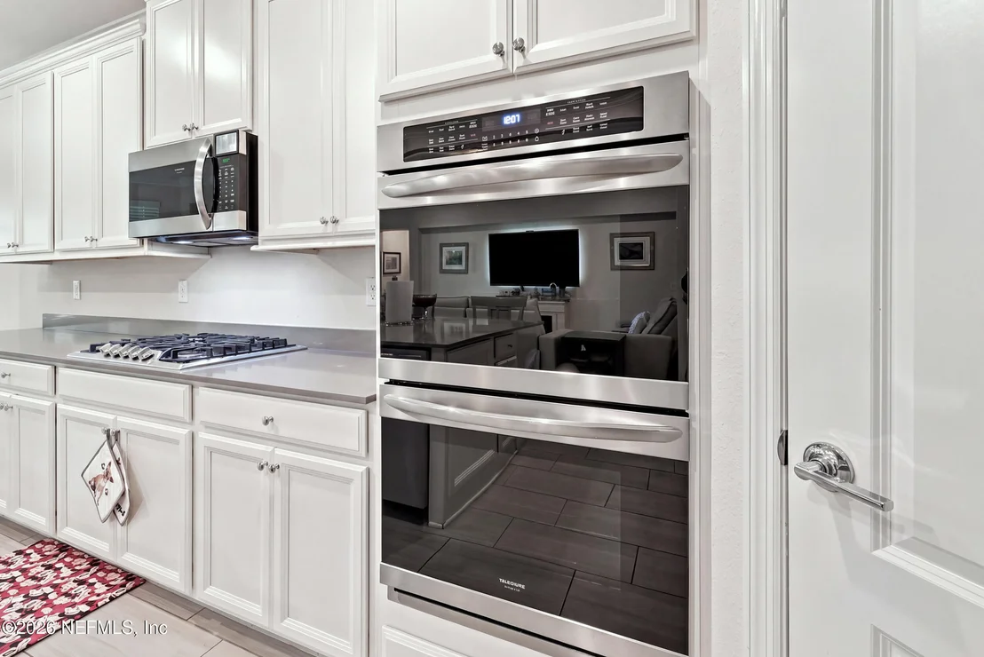 Photo of 559 GLORIETA Drive